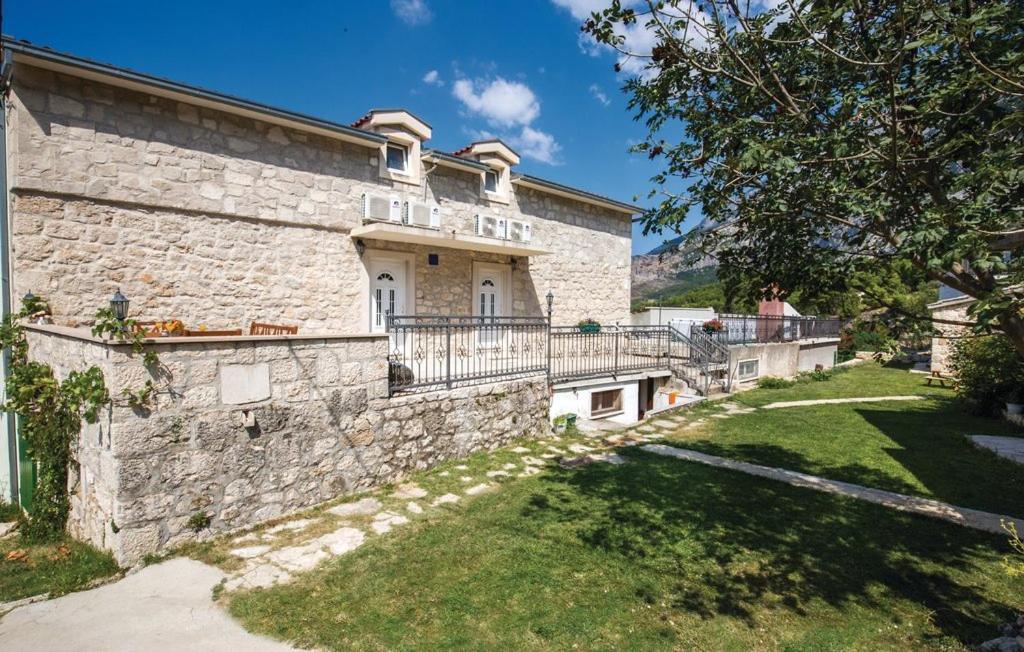 Vacation Apartments Feniks Tučepi Buitenkant foto