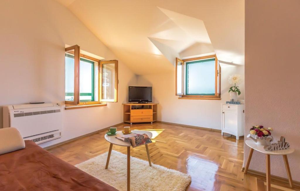 Vacation Apartments Feniks Tučepi Buitenkant foto