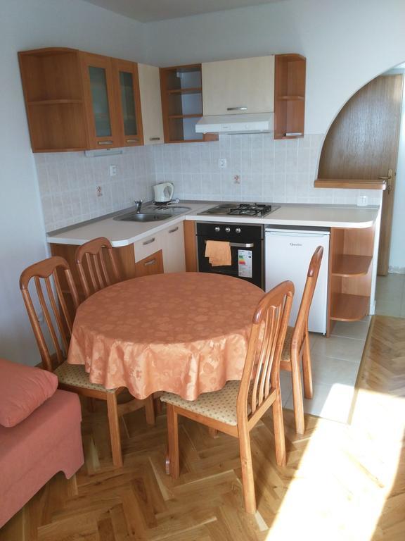 Vacation Apartments Feniks Tučepi Kamer foto
