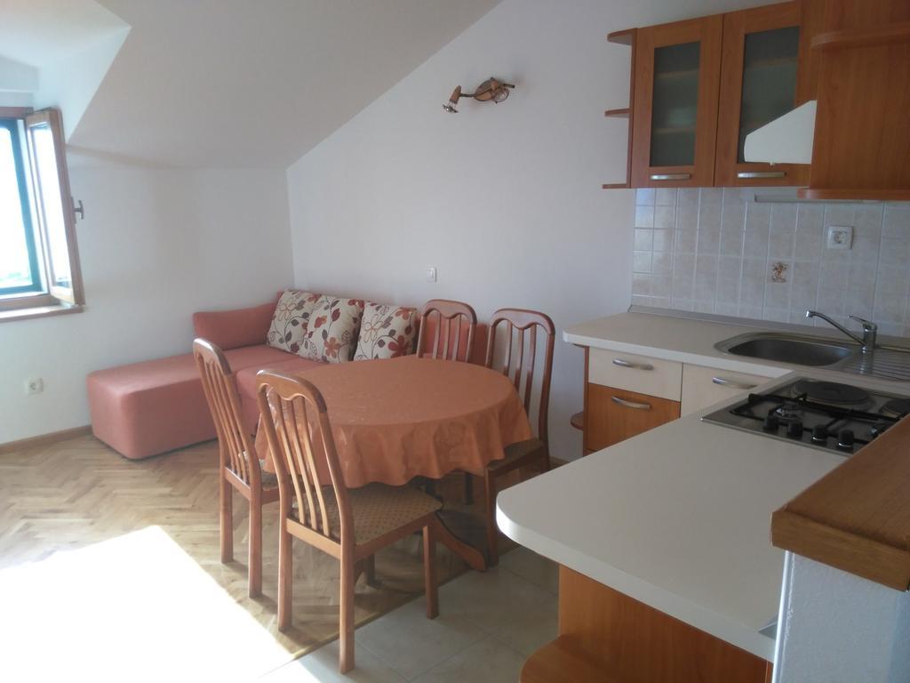 Vacation Apartments Feniks Tučepi Buitenkant foto