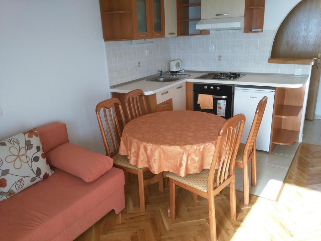 Vacation Apartments Feniks Tučepi Buitenkant foto