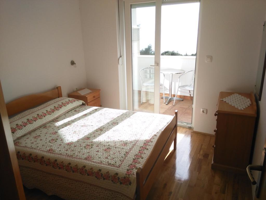 Vacation Apartments Feniks Tučepi Buitenkant foto
