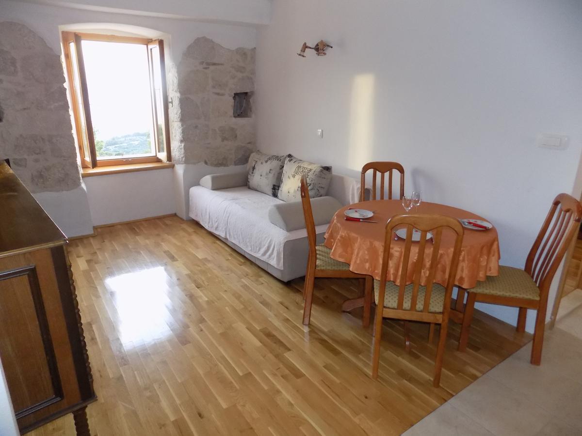 Vacation Apartments Feniks Tučepi Buitenkant foto