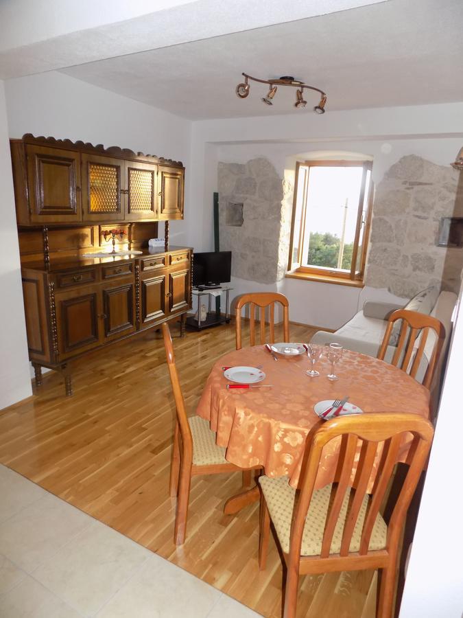 Vacation Apartments Feniks Tučepi Buitenkant foto
