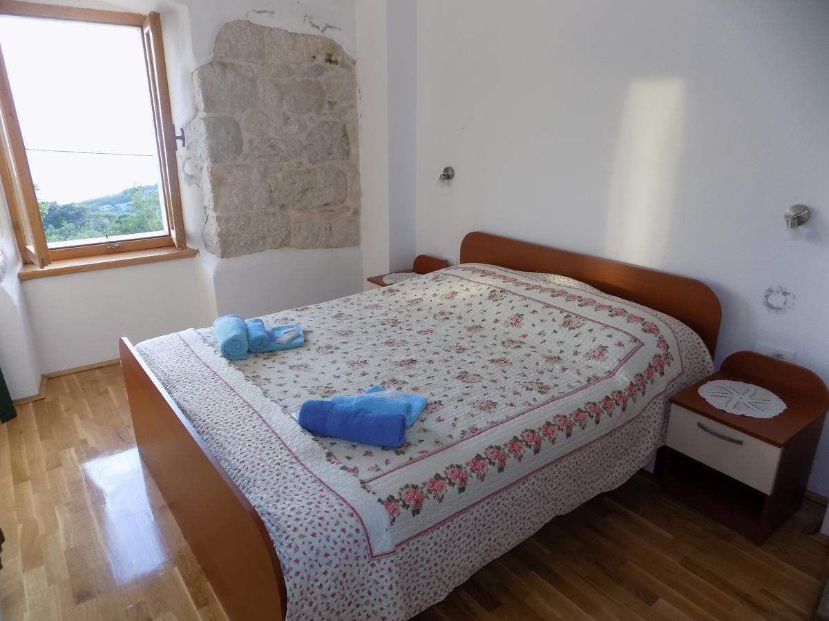 Vacation Apartments Feniks Tučepi Buitenkant foto
